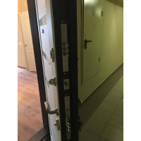Входная металлическая дверь Снедо Техно 01 3К Винорит венге\Белая лиственница