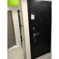 Входная дверь в квартиру Luxor-4 (лу-21 капучино)