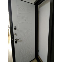 Дверь Лабиринт CLASSIC шагрень черная 06 - Белое дерево